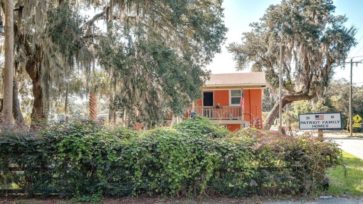 Retro Rainbow At Herb River- Orange Oasis #1 Savannah Bagian luar foto